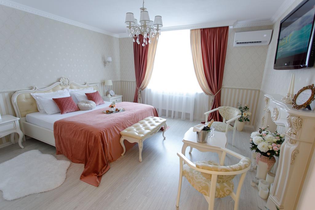 Royal Suite Apartment With Jacuzzi Sumy Luaran gambar