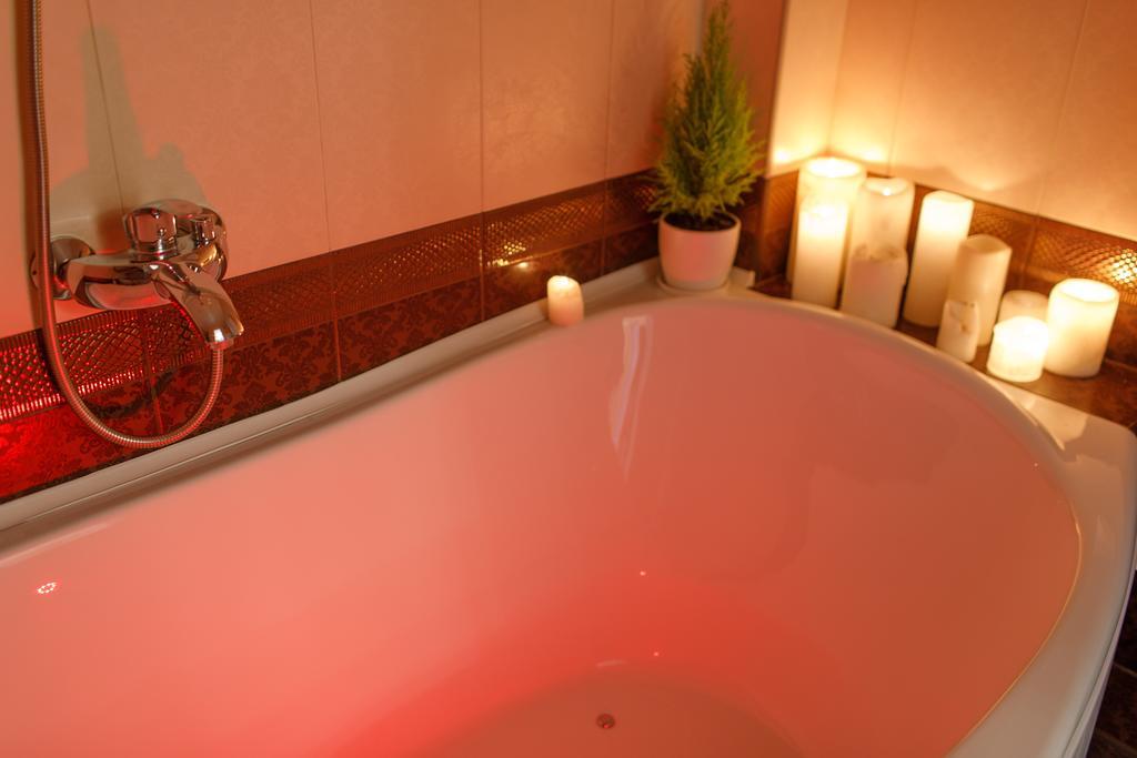 Royal Suite Apartment With Jacuzzi Sumy Luaran gambar