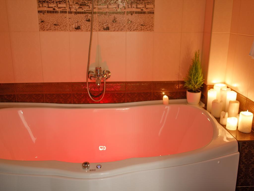 Royal Suite Apartment With Jacuzzi Sumy Luaran gambar